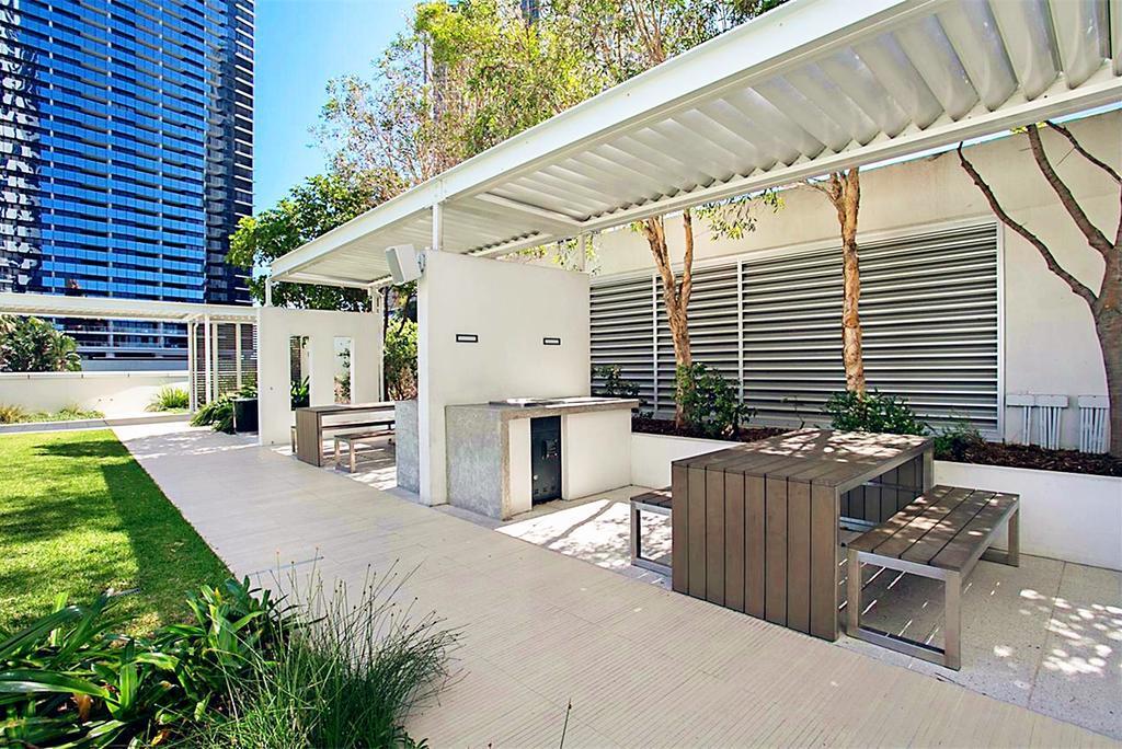 H Star Residences-- Paradise Stayz Gold Coast Bagian luar foto